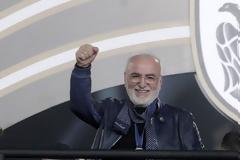 Ο Ιβάν Σαββίδης φέρεται να έχει τάξει από ένα σπίτι σε κάθε ποδοσφαιριστή του ΠΑΟΚ αν η ομάδα πετύχει το νταμπλ!