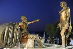 Ποιος ήταν ο μυστικός διάλογος μεταξύ του Μεγάλου Αλεξάνδρου και του Διογένη που διδάσκει πολλά;;