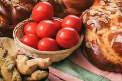 Φαγητά και γλυκά του Πάσχα: Πόσες θερμίδες έχουν;