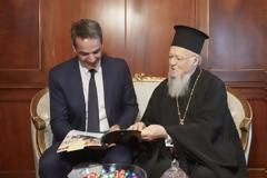 Βιαζόταν για... την Τήνο...