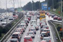 Μετ΄εμποδίων η έξοδος των εκδρομέων- μεγάλη η κίνηση σε Ιόνια και Ολυμπία Οδό