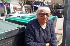 Οι Έλληνες επιχειρηματίες στηρίζουν τη «γιαγιά με τα τερλίκια»