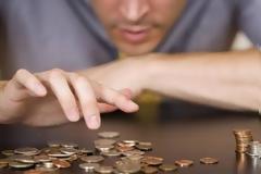 Ποιοι πληρώνουν  τα 