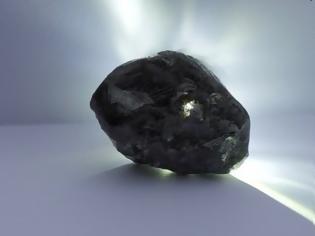 Φωτογραφία για Βρέθηκε το δεύτερο μεγαλύτερο άκοπο διαμάντι στον κόσμο...