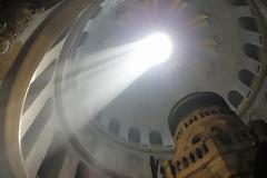Μία συγκλονιστική ιστορία με το θαύμα στον Πανάγιο Τάφο!