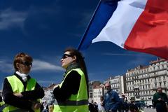 «Κίτρινα Γιλέκα»: Επεισόδια έξω από το Ευρωκοινοβούλιο στο Στρασβούργο