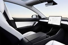 Ένα Tesla χωρίς τιμόνι είναι πολύ κοντά
