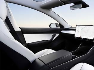 Φωτογραφία για Ένα Tesla χωρίς τιμόνι είναι πολύ κοντά