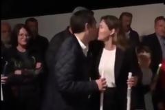 Το «φιλί της αγάπης»...