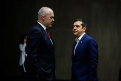 Μυστική συμφωνία Αθήνας-Τιράνων: «Οι Έλληνες παίρνουν κοιτάσματα, οι Αλβανοί τις περιουσίες τους» – Πούλησαν και τους Βορειοηπειρώτες;