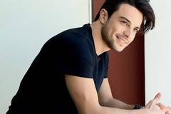 Άρης Μακρής: «στη Ρόδο ένα χέρι… μπήκε στην τσέπη μου και μου κατέβασε το παντελόνι»