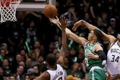 «Έκλεισαν» τον Αντετοκούνμπο...