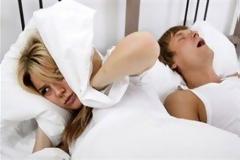 Η άσκηση που σταματά το ροχαλητό