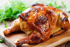 Ξέχασε να της αγοράσει κοτόπουλο και τον κατακρεούργησε