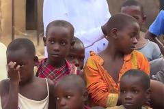 Στα 39 της έχει 44 παιδιά...