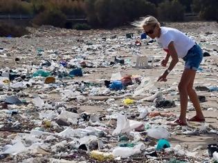 Φωτογραφία για Εφιάλτης: Ένας πλαστικά πλασμένος κόσμος απειλεί την Ελλάδα