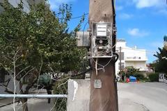 Επικίνδυνος μετρητής της ΔΕΗ σε κοινή θέα