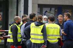 ΙΧ έπεσε σε εμπορικό κέντρο στο Αμβούργο...