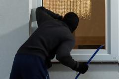 Μπαράζ κλοπών το βράδυ της Ανάστασης στην Κρεμαστή με στόχους οικίες