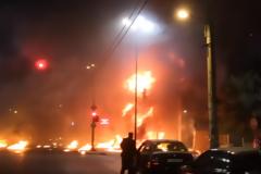 Πεδίο μάχης με βόμβες... ναπάλμ και η Γλυφάδα την Ανάσταση