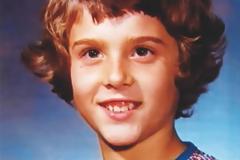 «Το αγόρι που μεγάλωσε σαν κορίτσι»: Το αμφιλεγόμενο πείραμα ενός γιατρού! Τι απέγινε τελικά το παιδί;