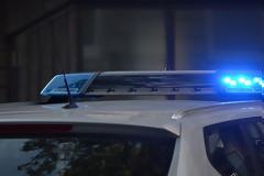 Εξάρχεια: Τον έδειραν γιατί φορούσε μπλούζα των “Μαχητών της Μακεδονίας”