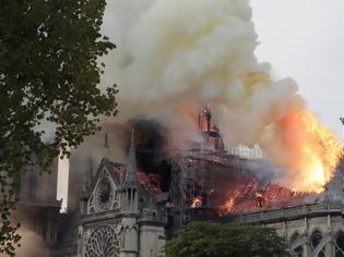 Φωτογραφία για Ένας στους δύο Γάλλους θέλει να ξαναχτιστεί η Παναγία των Παρισίων ακριβώς όπως ήταν πριν την πυρκαγιά