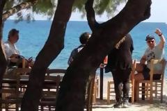 Οι διακοπές του Τσίπρα με τον Πολάκη στο Ροδάκινο του Ρεθύμνου