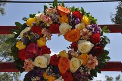 Πρωτομαγιά: Τι συμβολίζει το στεφάνι του Μάη - Έθιμα σε όλη την Ελλάδα