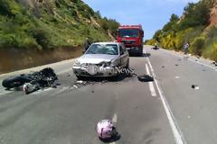Εικόνες σοκ από τροχαίο με δύο νεκρούς στην Κρήτη -Μηχανές «κόπηκαν» στα δύο
