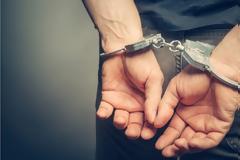 Είχε καταδικαστεί σε 22 χρόνια φυλάκιση, αλλά κυκλοφορούσε ελεύθερος