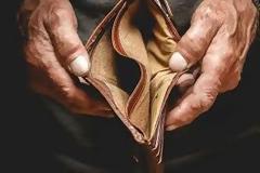 Στο ...ναδίρ κατρακύλησαν οι αμοιβές στον ιδιωτικό τομέα