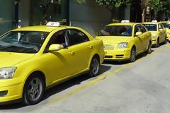 «Η κόρη μου, όταν ήρθε στην Ελλάδα, ρωτούσε τους ταξιτζήδες αν είμαι γκέι!»