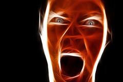 Oι κοντοί άνθρωποι θυμώνουν πιο εύκολα και είναι πιο βiαιοι από τους ψηλούς