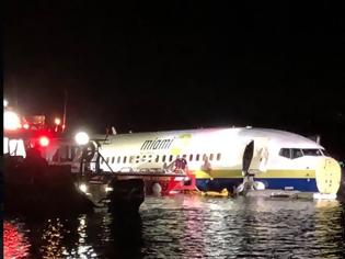 Φωτογραφία για Boeing 737 με 136 επιβαίνοντες κατέληξε από τον διάδρομο προσγείωσης σε ποτάμι