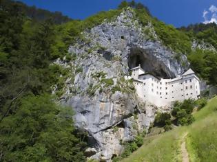 Φωτογραφία για Μεσαιωνικό κάστρο χτισμένο σε μια σπηλιά