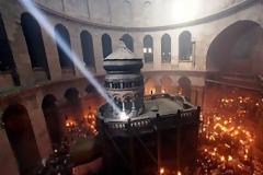 Ένας χειρουργός του Νοσοκομείου «ΥΓΕΙΑ » μιλάει για το θαύμα του Αγίου Φωτός από προσωπική του εμπειρία !