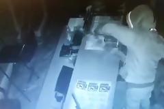 Κλέφτης τζογαδόρος: Άρπαξε λαχεία και ξυστά και άφησε ανέπαφα τα ταμεία