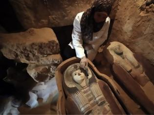 Φωτογραφία για Αρχαιολογική σκαπάνη στην Γκίζα έφερε στο φως νεκρόπολη 4.500 ετών