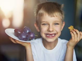 Φωτογραφία για Στοματική υγιεινή: Οι τροφές που βοηθούν τα παιδικά δόντια να παραμείνουν… γερά και δυνατά