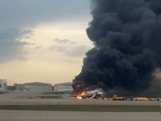 Φωτογραφία για Μόσχα: 41 νεκροί από φωτιά σε αεροσκάφος που πραγματοποίησε αναγκαστική προσγείωση