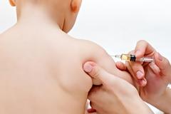 Υπουργός Υγείας Γερμανίας: Πρόστιμο 2.500 ευρώ στους γονείς που δεν εμβολιάζουν τα παιδιά τους