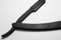 Θείος και ανιψιός κατήγγειλαν πως έπεσαν θύματα ληστών με φαλτσέτα στη Γλυφάδα