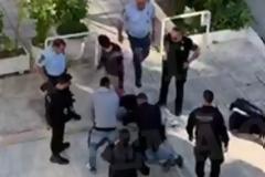 Η στιγμή της σύλληψης του αδελφοκτόνου του Παλαιού Φαλήρου