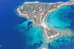 Τα άγνωστα τιρκουάζ νησάκια της Χαλκιδικής