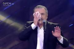 Επιστρέφει...