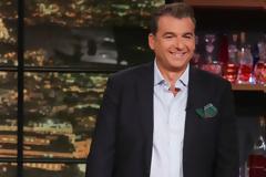 Καμία εξέλιξη στις σχέσεις - Θα γίνει η χρήση του συν 1;