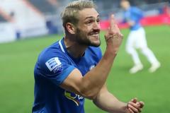 Ο Σάκιτς παραμένει στο 