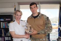 Χειροποίητη άγκυρα από το ΚΕΑ Πειραιά στη Λιμενάρχη Χιου