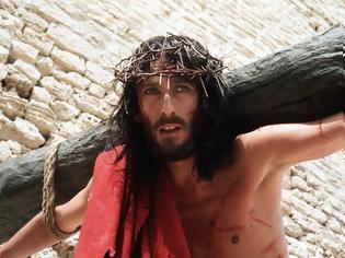 Φωτογραφία για Στην Ελλάδα ο «Ιησούς από τη Ναζαρέτ» Ρόμπερτ Πάουελ!